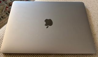 MacBook Pro 13” M2 512GB Gris Espacial