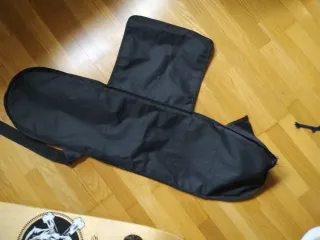 Monopatín con diseño de calavera ☠️