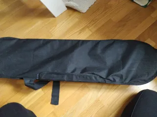 Monopatín con diseño de calavera ☠️