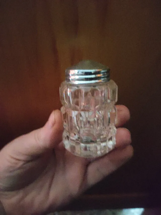 Salero y pimentero antiguos