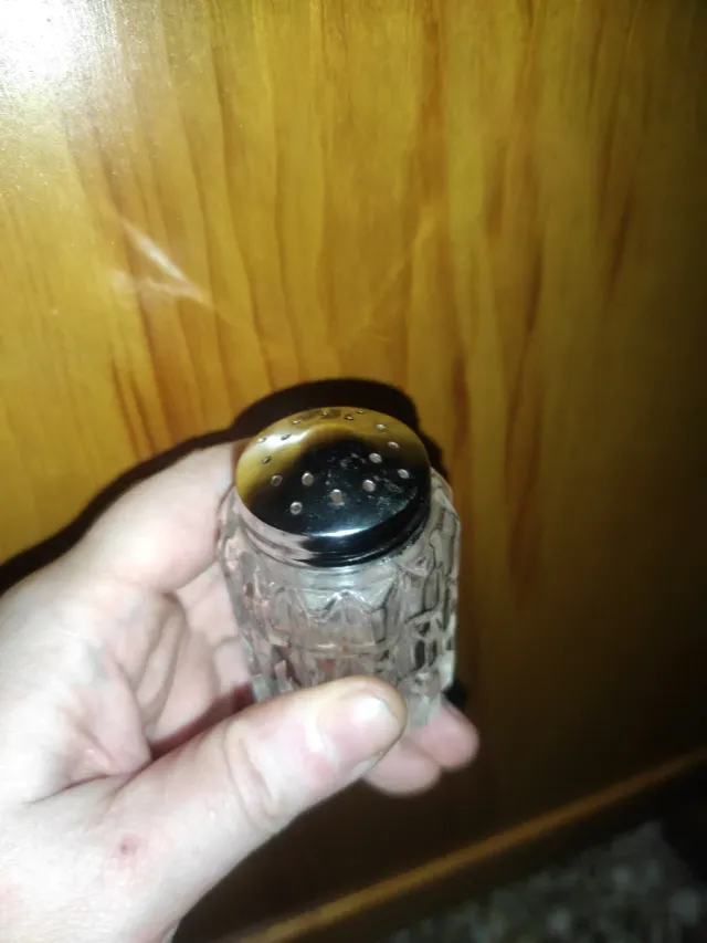 Salero y pimentero antiguos