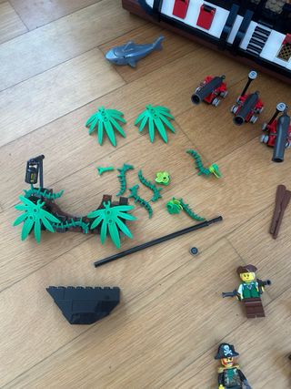 LEGO 21322 Pirati: La Nave galeone Barracuda Bay