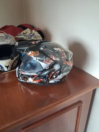Casco de Cross Negro con Diseño