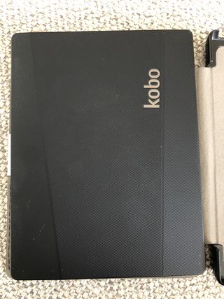 Ebook Kobo Aura Negro con Funda Gris