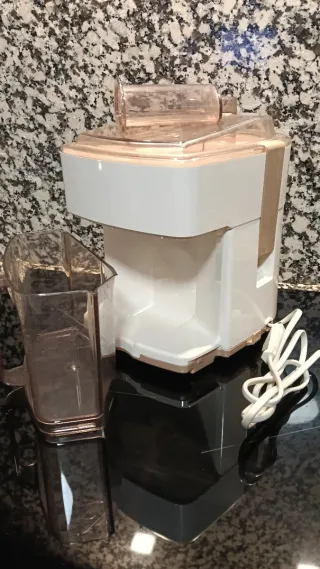 Licuadora Moulinex Blanca y beige