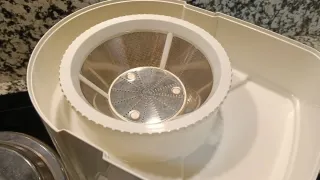 Licuadora Moulinex Blanca y beige