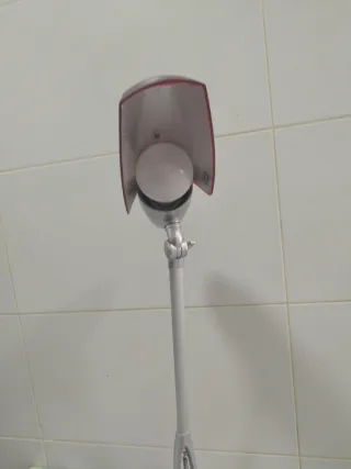 Flexo de mesa rojo y plateado