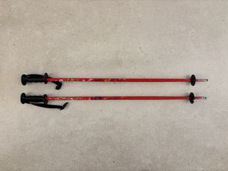 Esquís XT TEAM 110, botas Head,  palos 80, casco.