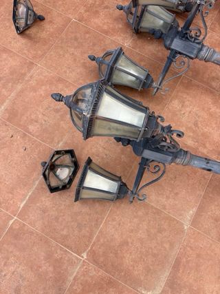 Farolas de exterior con 3 tulipas