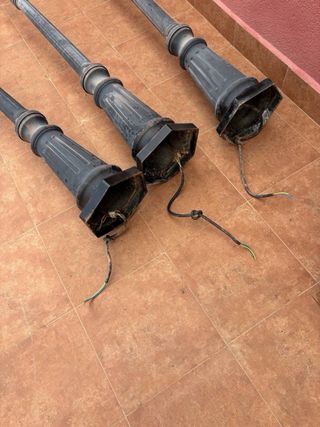 Farolas de exterior con 3 tulipas