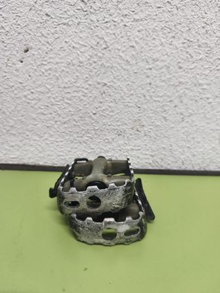 Pedales plataforma metálicos