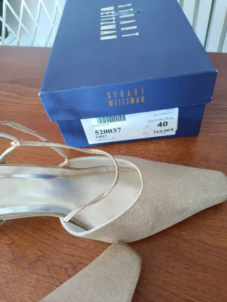 Zapatos Stuart Weitzman Dorados. Usados unas horas