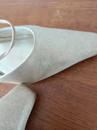 Zapatos Stuart Weitzman Dorados. Usados unas horas