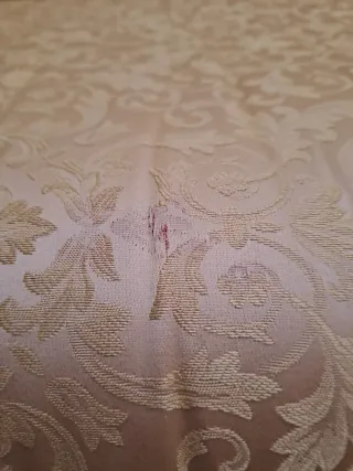 Divano nuovo con cornice in legno