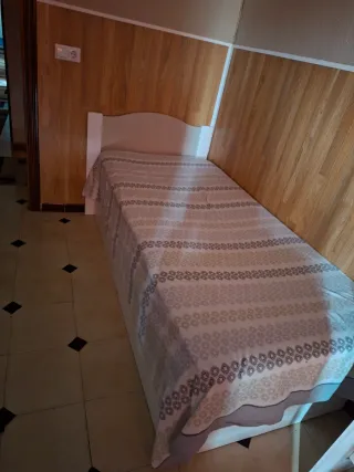 Canapé de tela y madera