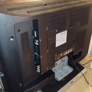 Televisor JVC 37 pulgadas con mando, como nuevo.