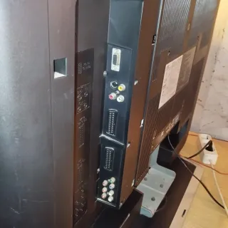 Televisor JVC 37 pulgadas con mando, como nuevo.