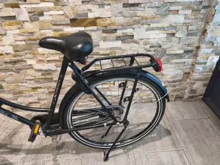 Bicicleta Clásica Negra con Cesta