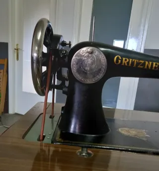 Máquina coser Gritzner Durlach antigua con mueble