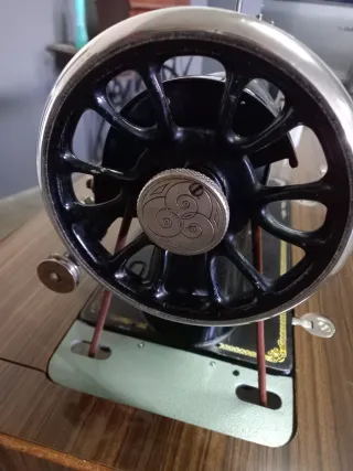 Máquina coser Gritzner Durlach antigua con mueble