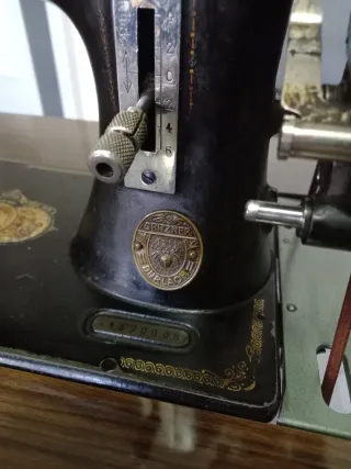 Máquina coser Gritzner Durlach antigua con mueble