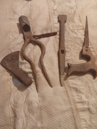 Set antichi attrezzi da lavoro