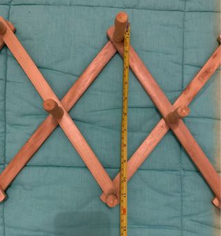 Appendiabiti in legno estendibile a fisarmonica