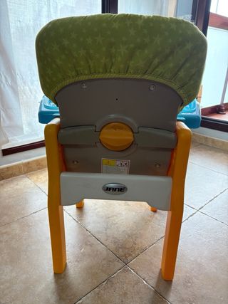 Trona Jane con bandeja azul