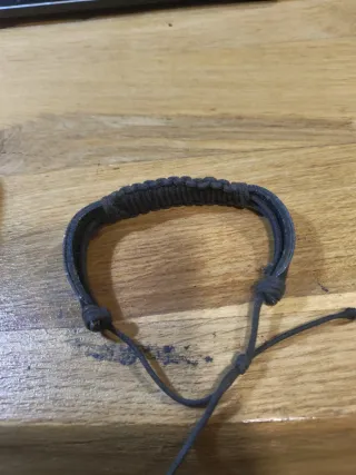 Pulsera de cuero trenzado ajustable