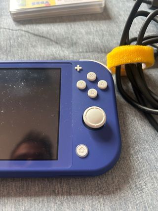 Nintendo Switch Lite Blu + Giochi e custodia