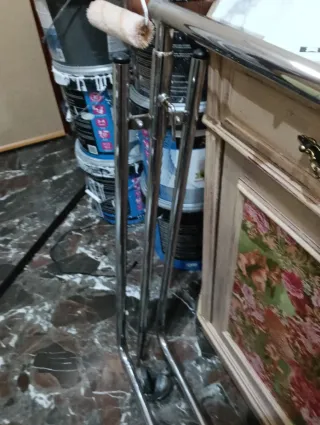 Appendiabiti in metallo con ruote