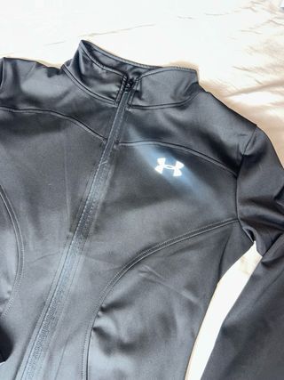 Chaqueta Under Armour Negra
