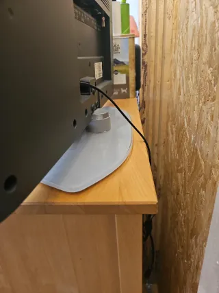 Televisor Loewe Plata y Negro