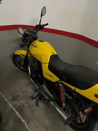 Suzuki GSX 400 E Amarilla