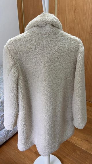 Abrigo borreguito Zara beige