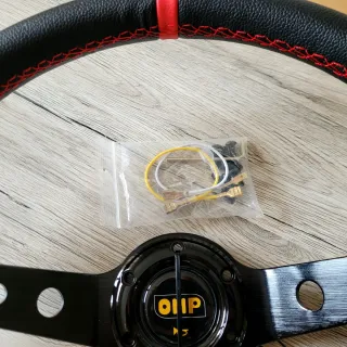 Volante OMP Negro Piel Rojo