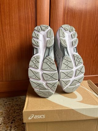 Zapatillas elegantes Asics Gel gris Plateado