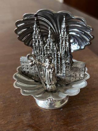 Concha Santiago Metal con Catedral