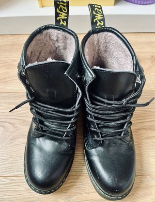 Botas abrigadas negras con cordones, talla 37