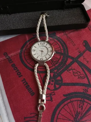 Reloj Redsky Mujer Pulsera Trenzada Blanca.