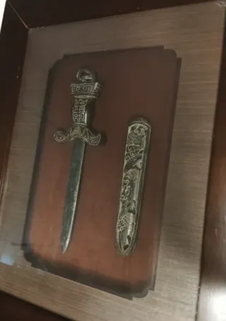 Daga Jade China Antigua Tallada a mano Enmarcada