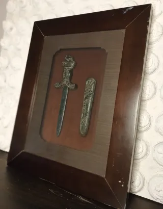 Daga Jade China Antigua Tallada a mano Enmarcada