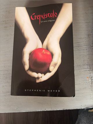 Crepúsculo (Saga Crepúsculo 1) (Spanish Edition)