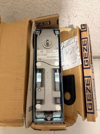 Cierrapuertas GEZE TS 500 N suelo