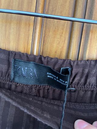 Pantalón cargo fluido Zara marrón