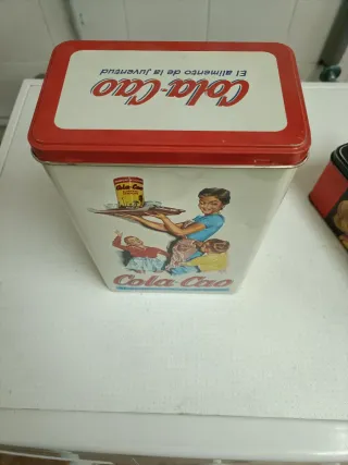Latas vintage Cola Cao y Nestlé