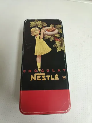 Latas vintage Cola Cao y Nestlé