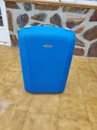 Maleta azul de viaje Roncato