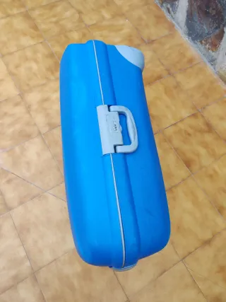 Maleta azul de viaje Roncato