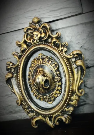 Cornice Ovale Gotica Teschio di Gatto